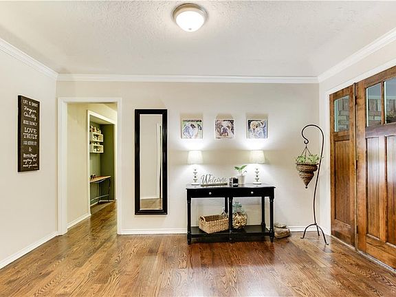 2nd image of 4445 Laren Ln