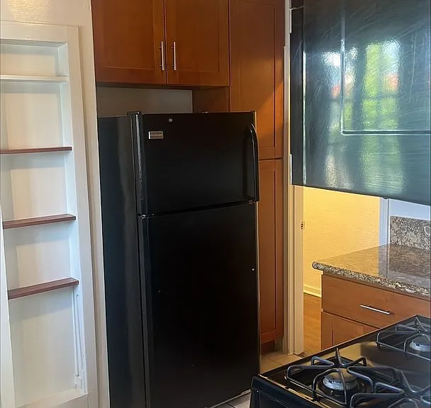 1171 Huntington Dr — Photo 34
