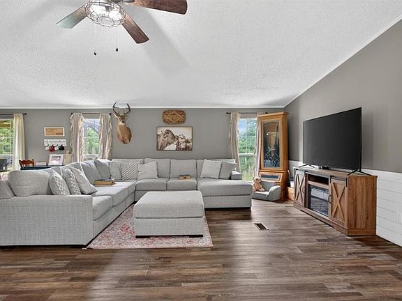 5th image of 930 Dry Pond Ln