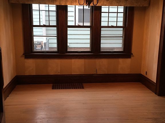 4th image of 918 S 1st Ave