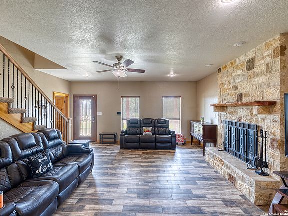 2nd image of 858 S Ranch Road 187