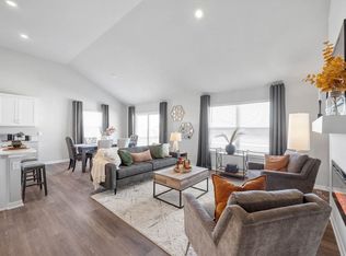 14239 Bentwood Dr, Urbandale, IA 50323