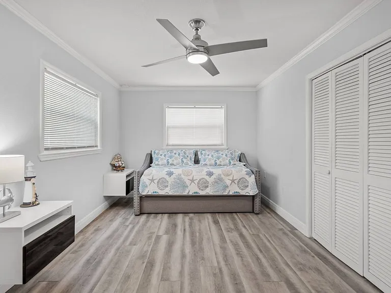 2710 Silver King Way — Photo 20