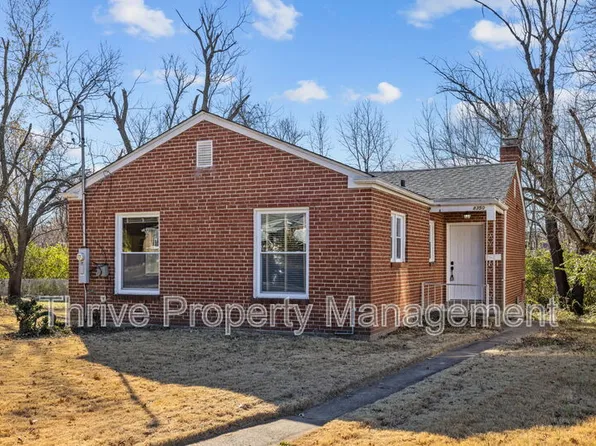 8350 Braddock Dr, Saint Louis, MO 63132