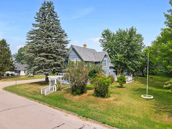 5th image of 43687 Gates Ave