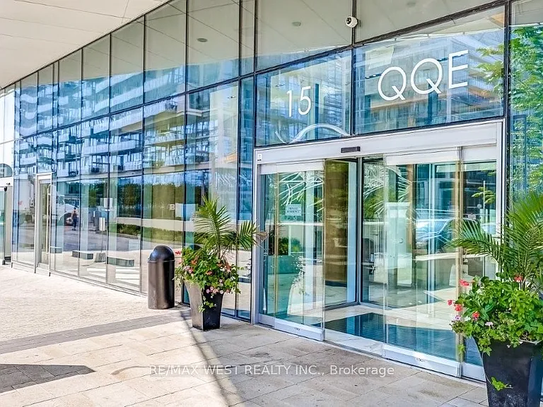 15 Queens Quay E #1006 — Photo 2