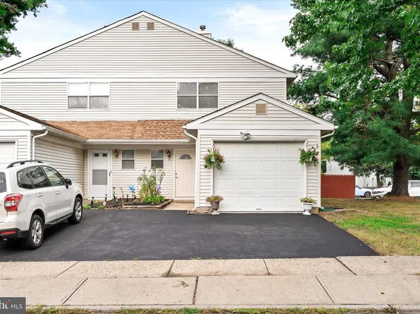 136 Wyndmoor Dr, Hightstown, NJ 08520