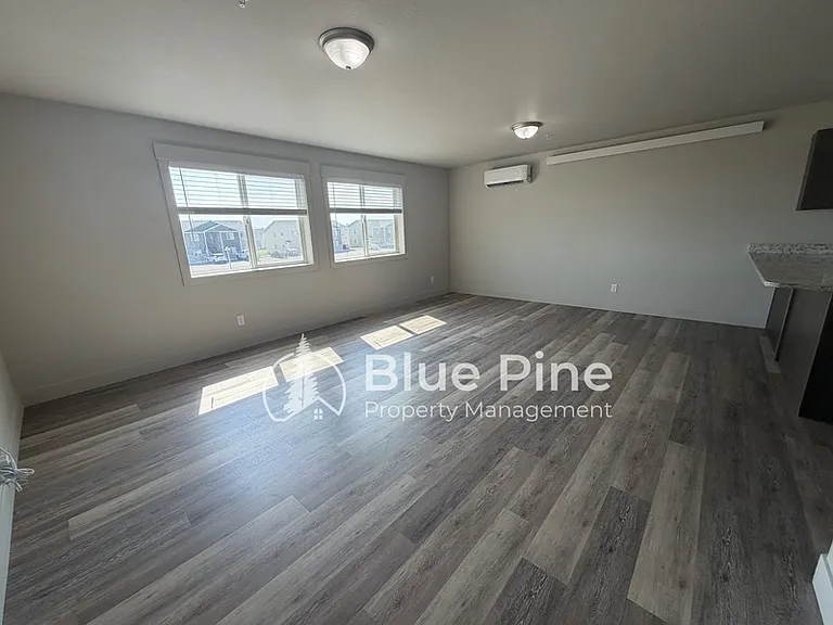 6255 N Freedom Rd #3 — Photo 2