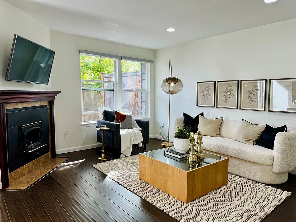 1st image of 10015 NE 12th St #112