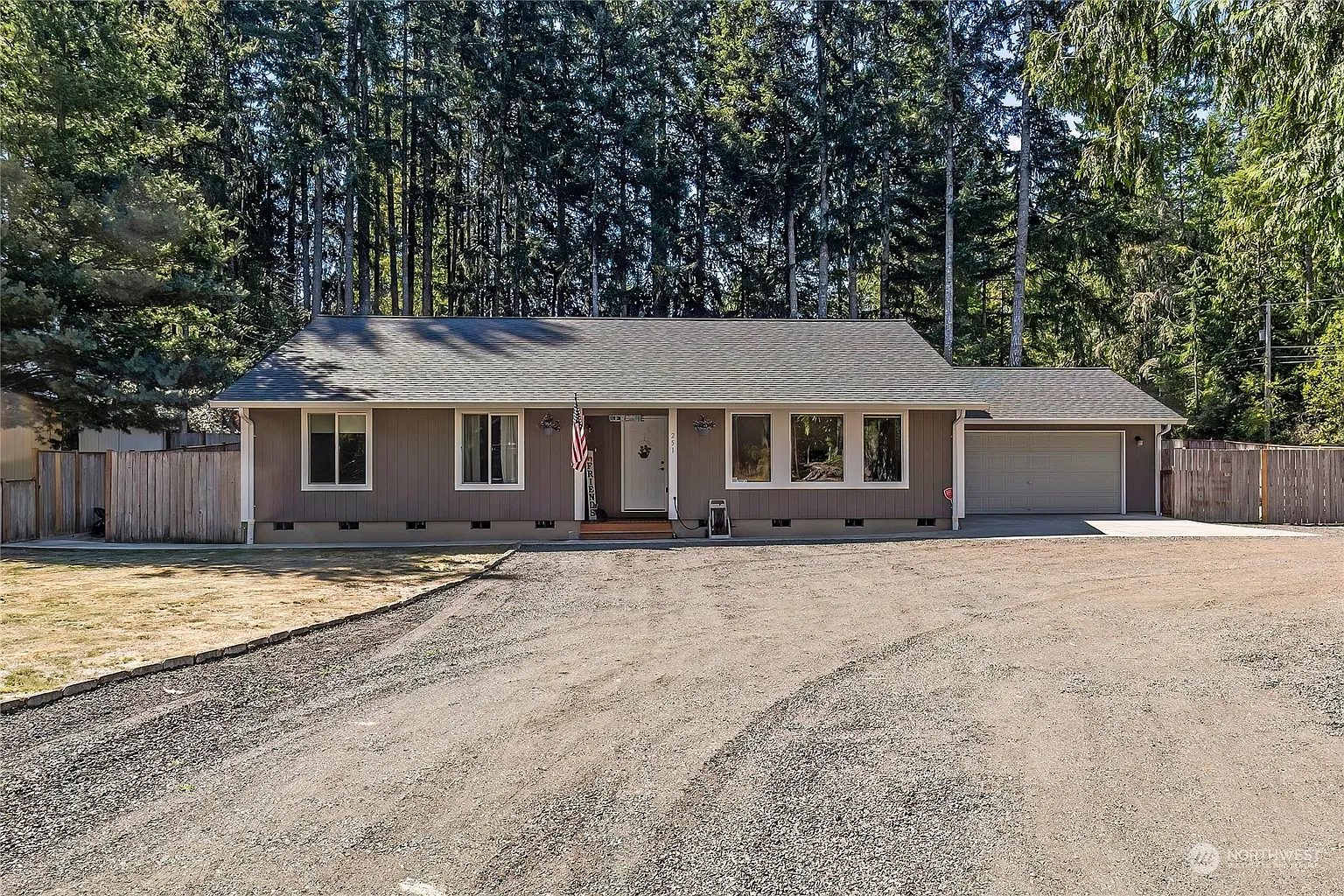251 E Merioneth Road photo 1