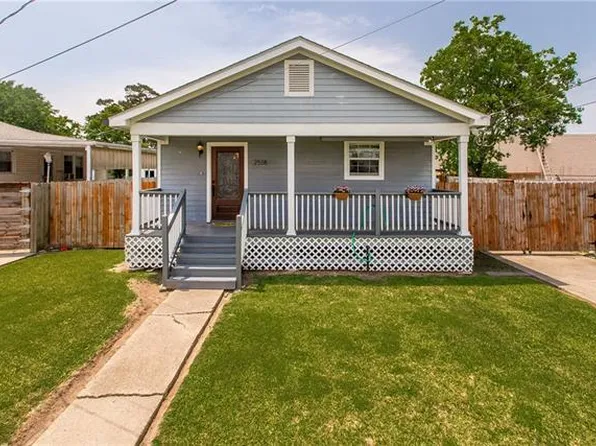 2518 Delambert St, Chalmette, LA 70043