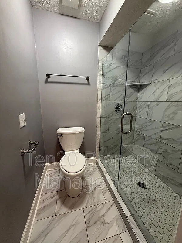 3 bed, 2.0 bath, 1680 sqft, $1,800 — Photo 4