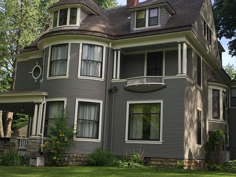 1072 W 3rd St, Dubuque, IA 52001 Zillow