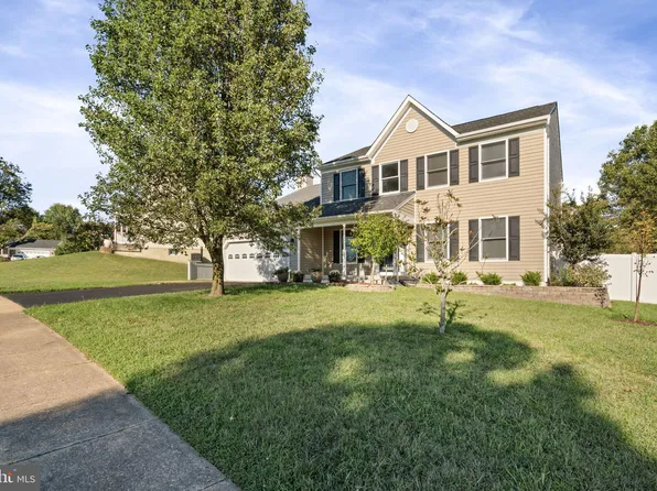 10 N Jenny Lynn Rd, Fredericksburg, VA 22405