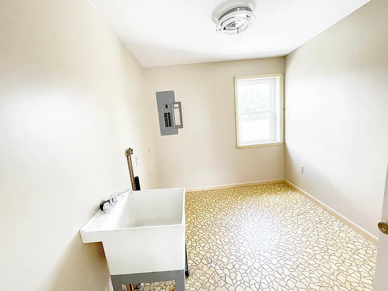 38 Springgarden St #4 — Photo 4