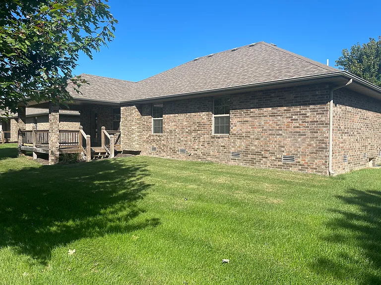 776 E Ozark Jubilee Dr — Photo 4