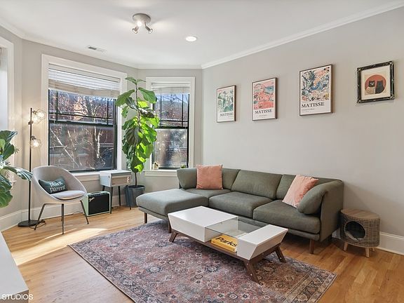 2nd image of 1142 W Pratt Blvd APT 3N