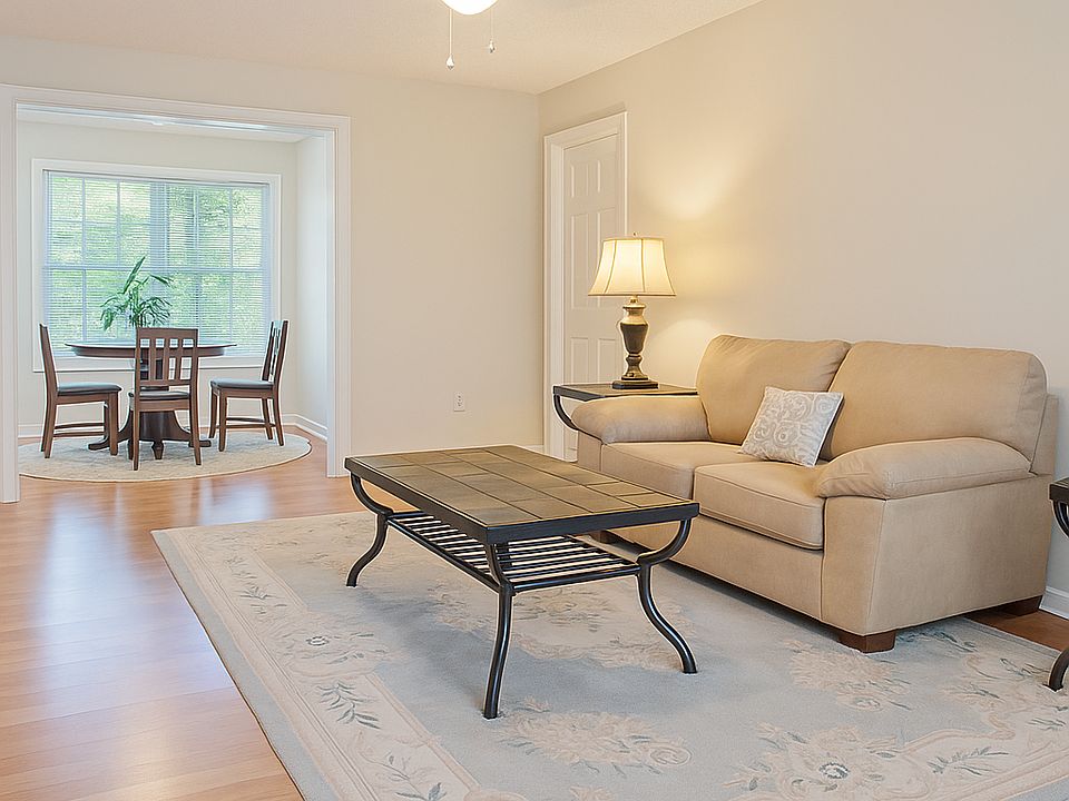 Furnished Living Room/Shared Area