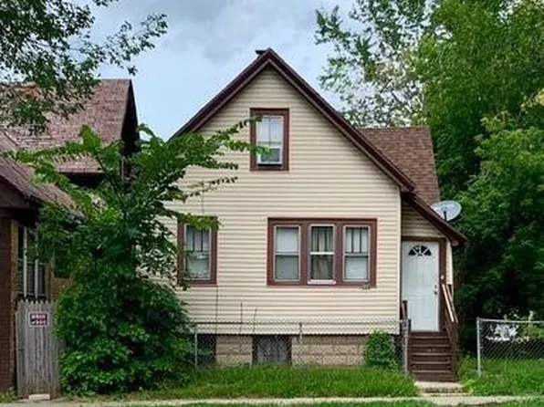 126 West Center STREET, Milwaukee, WI 53212