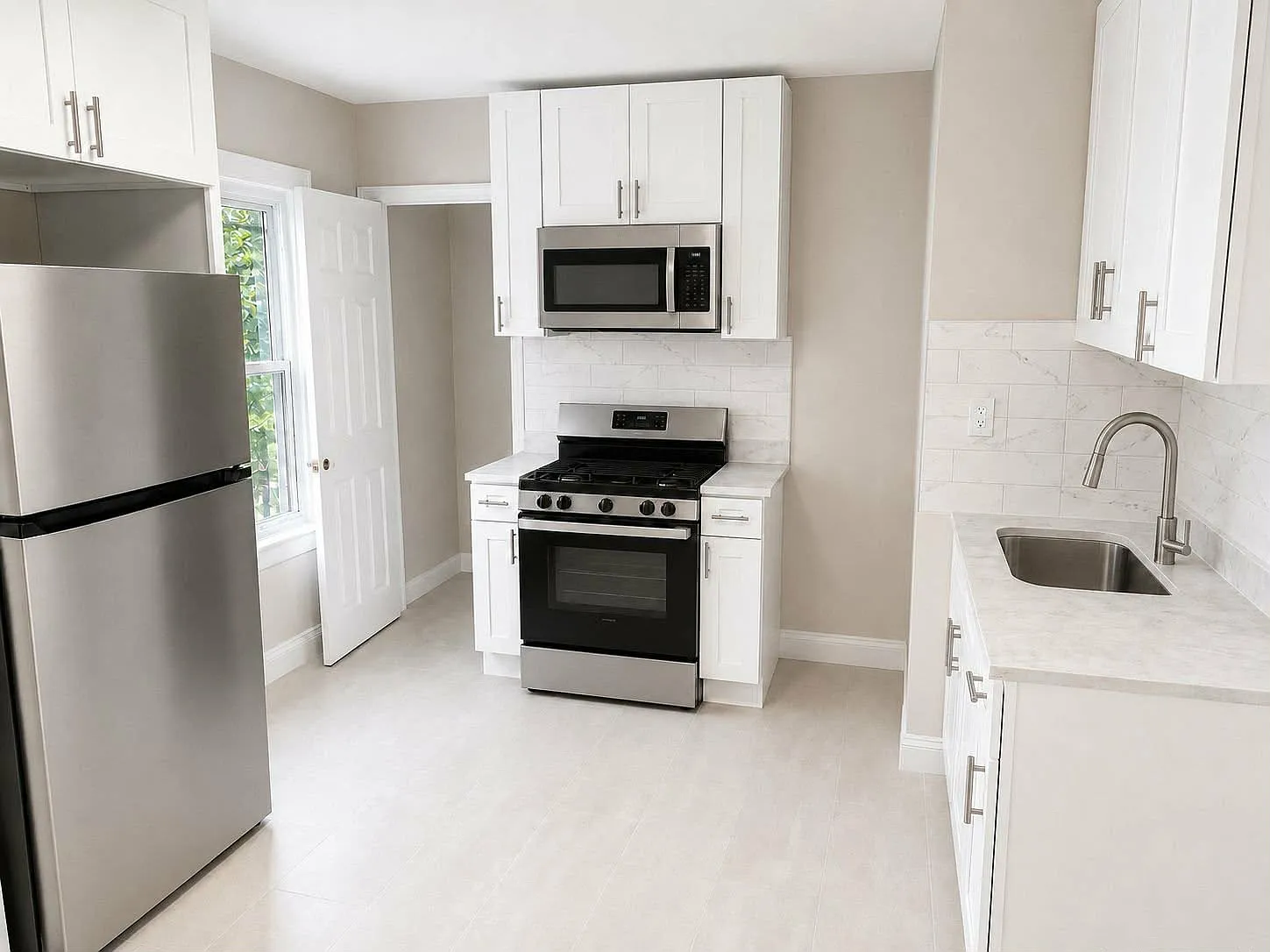 4 bed, $3,100 — Photo 3