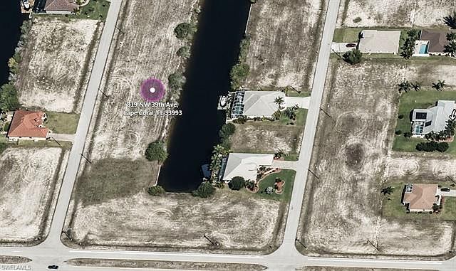 1st image of 819 NW 39th Ave