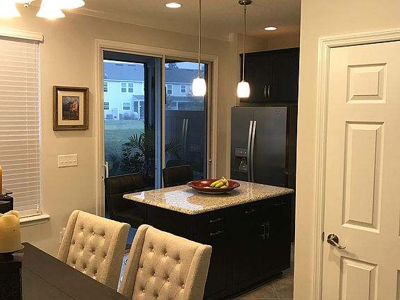 5th image of 170 Richmond Dr