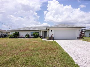 1009 SE 43rd Ter, Cape Coral, FL 33904