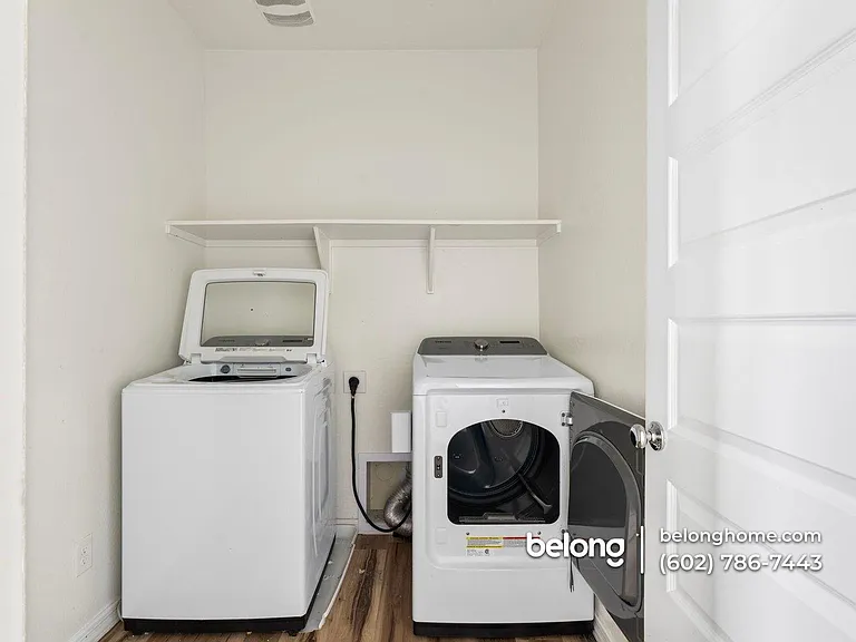 221 E Balsam Dr — Photo 19