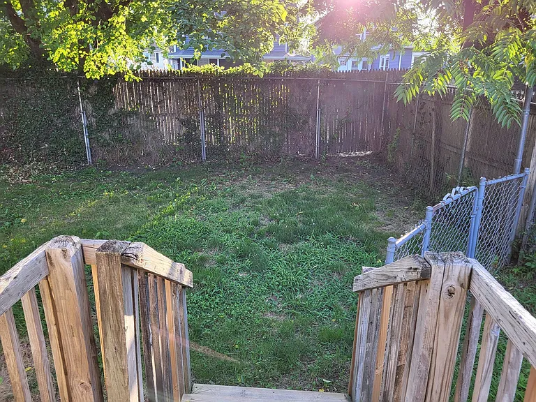 9 De Witt Ave — Photo 19