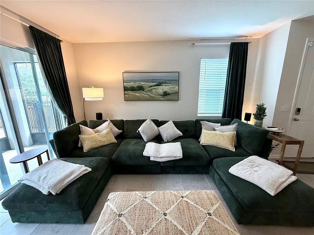 3 bed, 2.0 bath, 1552 sqft, $4,500 — Photo 3