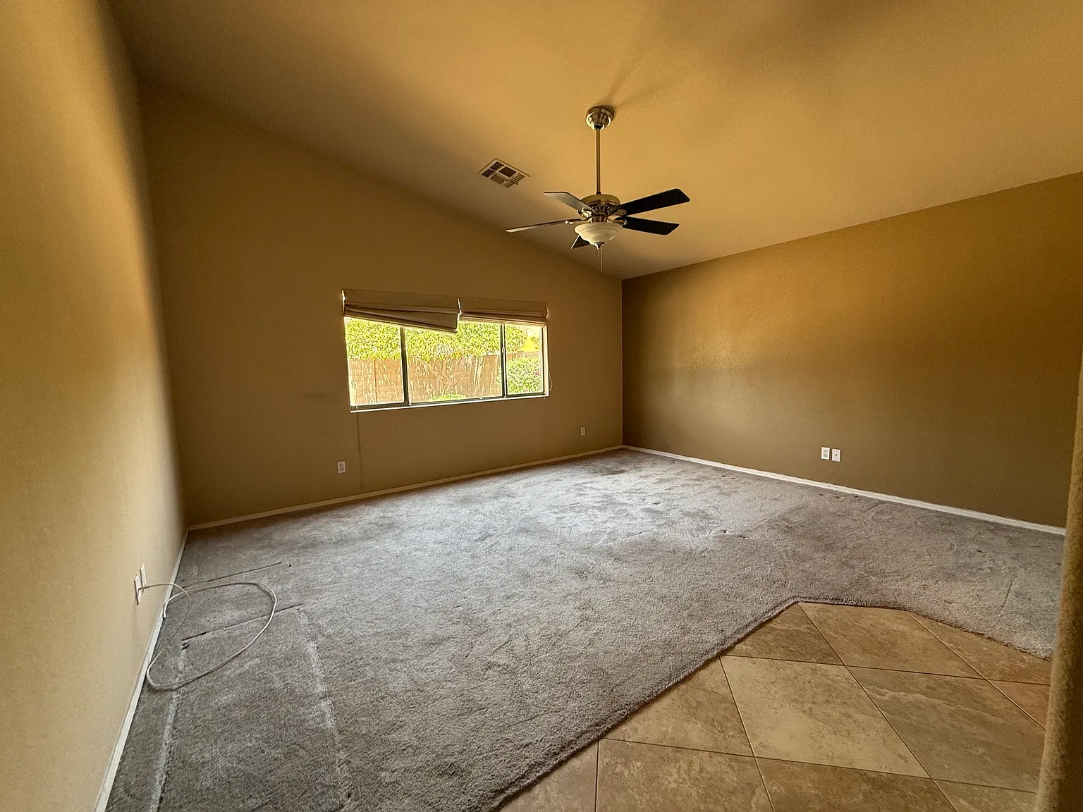 3 bed, 2036 sqft, $2,400 — Photo 3