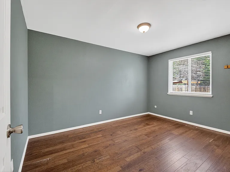 19054 W 61st Pl — Photo 12