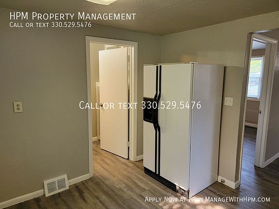 3rd image of 741 Longacre Dr APT 1