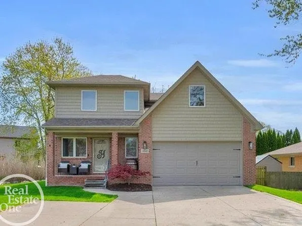 39942 Bridgeview St, Harrison Township, MI 48045