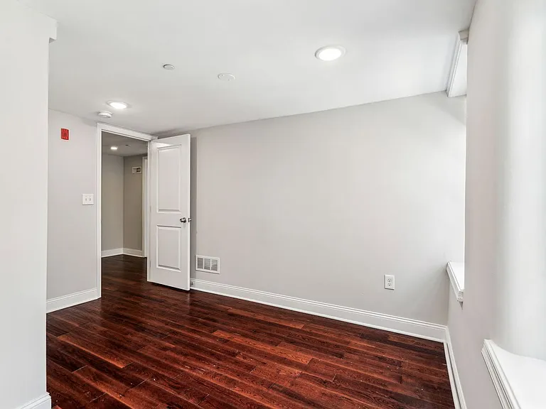 1721 Pine St #B — Photo 18