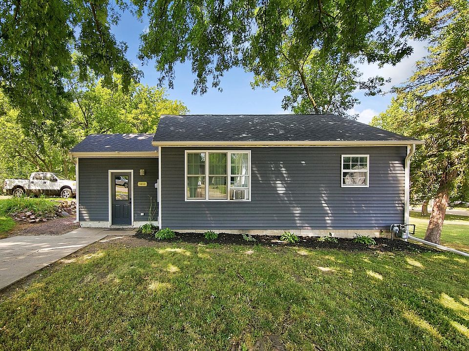 1st image of 1052 Miller Ave