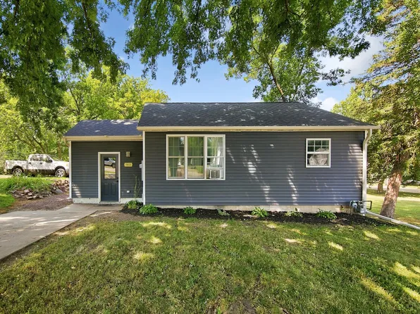 1052 Miller Ave, Windom, MN 56101