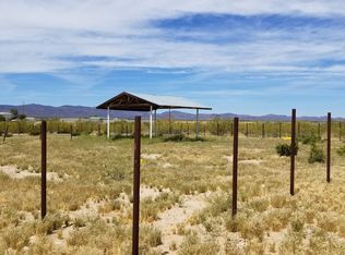 000 Stewart Mountian Rd, Golden Valley, AZ 86413