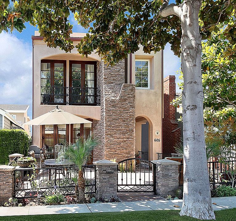 1st image of 605 Poinsettia Ave