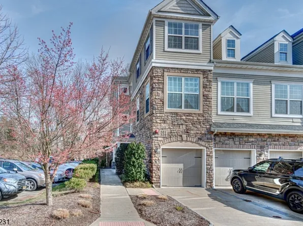 201 Welsh Pl, Morris Plains Boro, NJ 07950