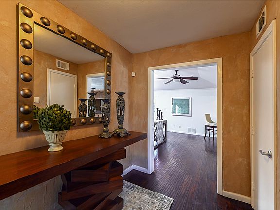 3rd image of 10725 Royal Park Dr