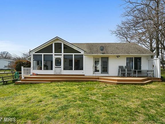 4th image of 708 Broadcreek Dr
