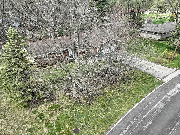 4th image of 17 Montez Dr