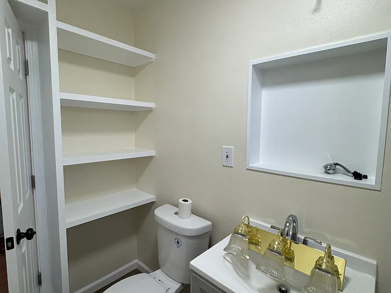 818-20 S 46th St — Photo 1