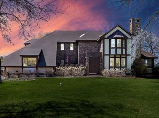 102 Dellwood Ave, White Bear Lake, MN 55110