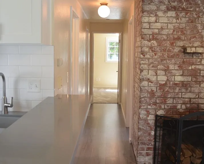 Charming Duplex in Prime Ballard-Fremont Location — Photo 7