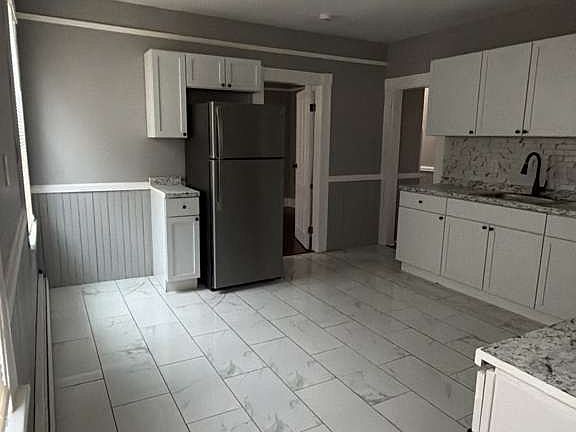 5th image of 479 Putnam St #2L