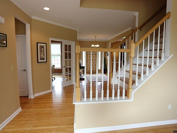 5th image of 47 Candlewood Dr