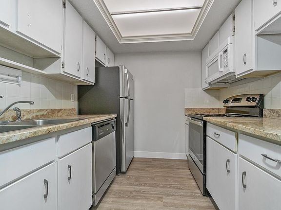 4th image of 120 47th Ave N #102