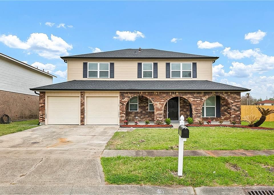 1st image of 2465 Park Ln